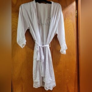 Elegant White Lace Trim Bride Robe